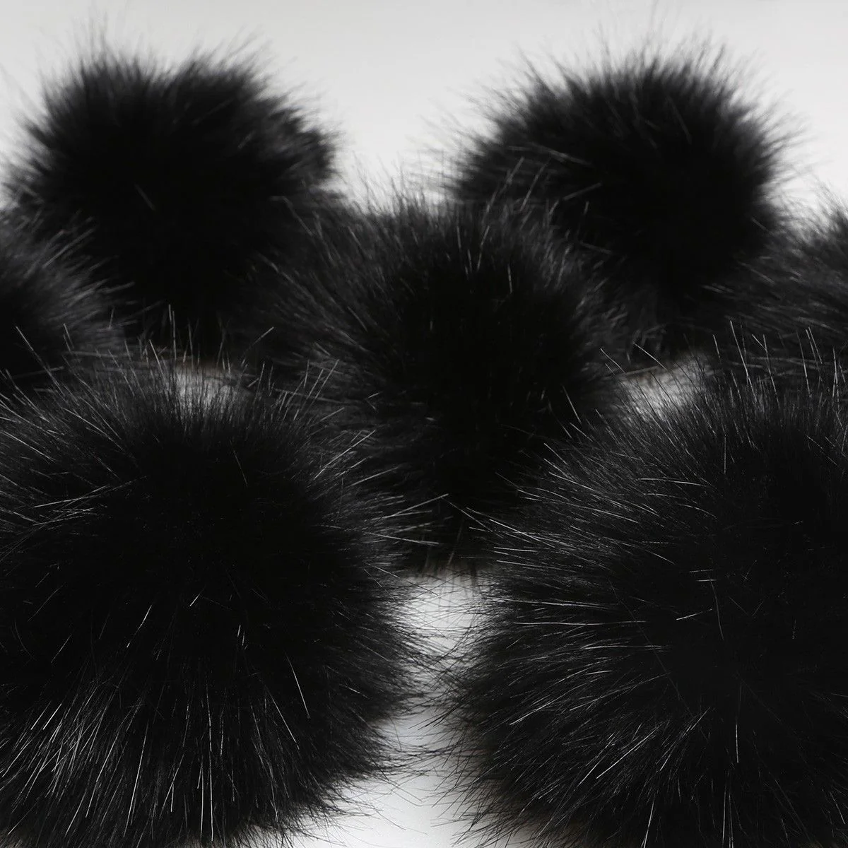 Pom Pom - Black - Image 2