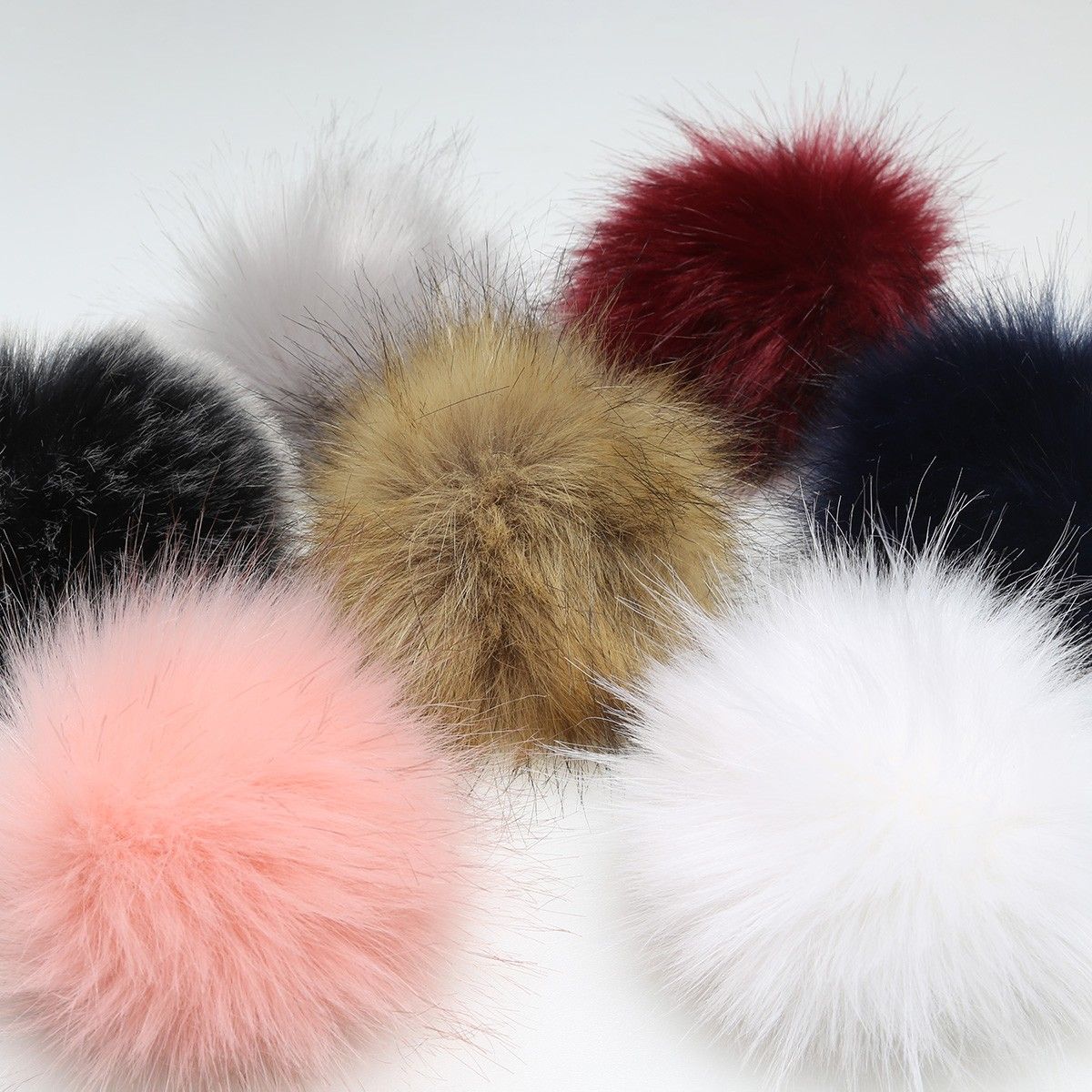 Pom Pom - Black - Image 4