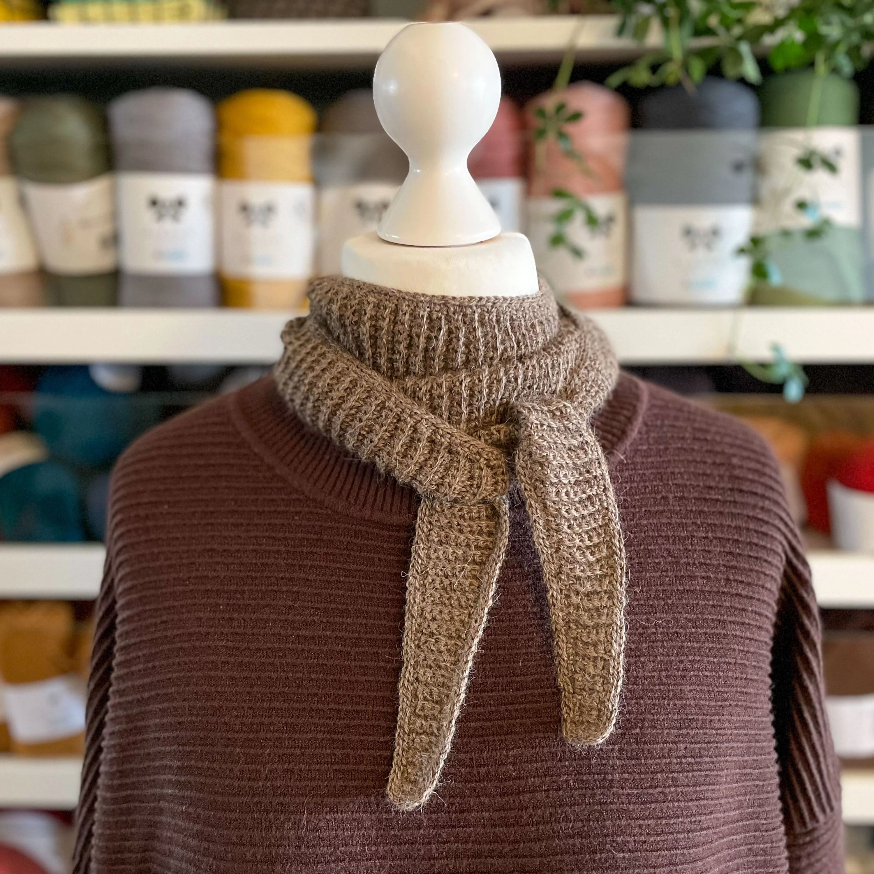Simple Scarf - Image 4