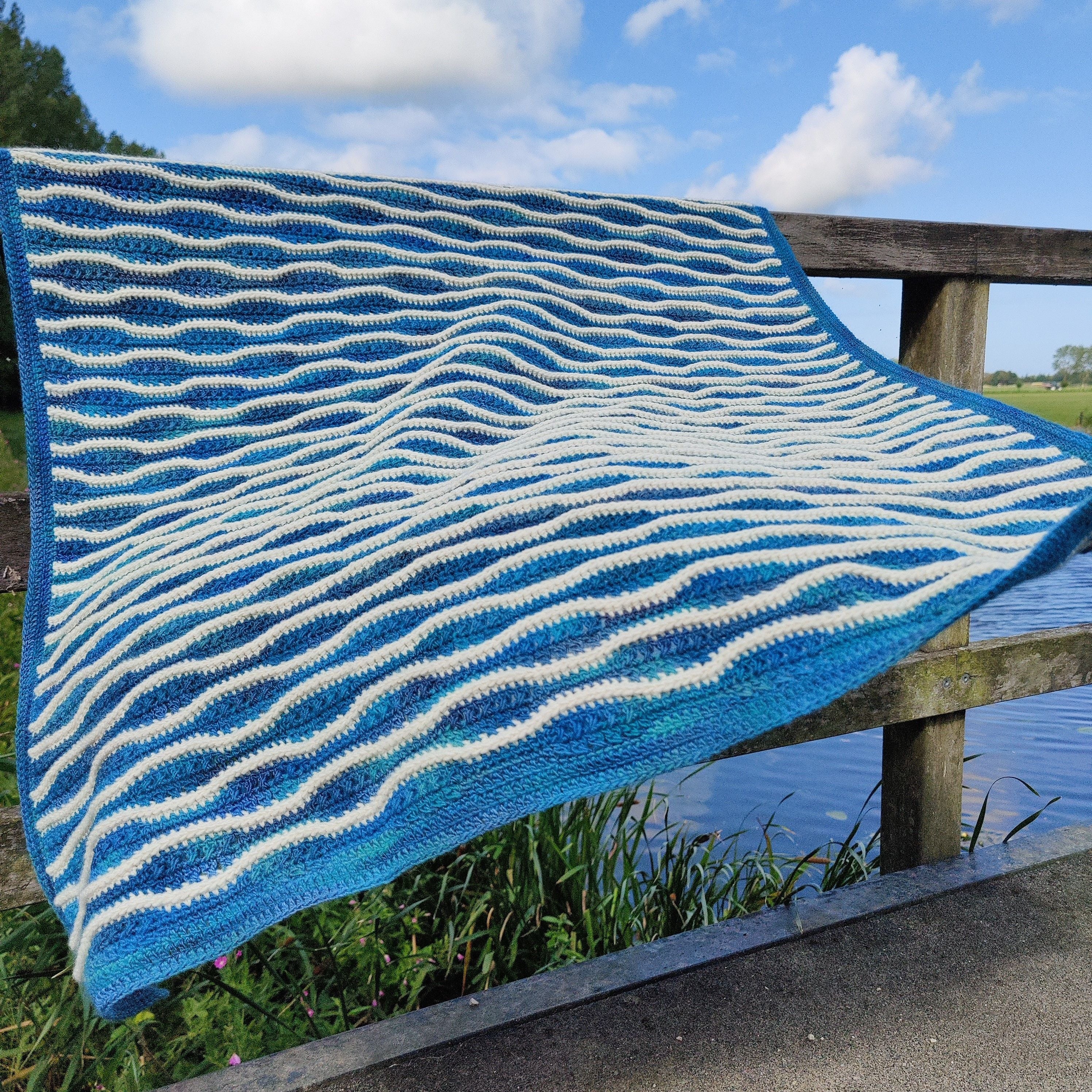 Dancing Wave Crests - Blanket - Image 3