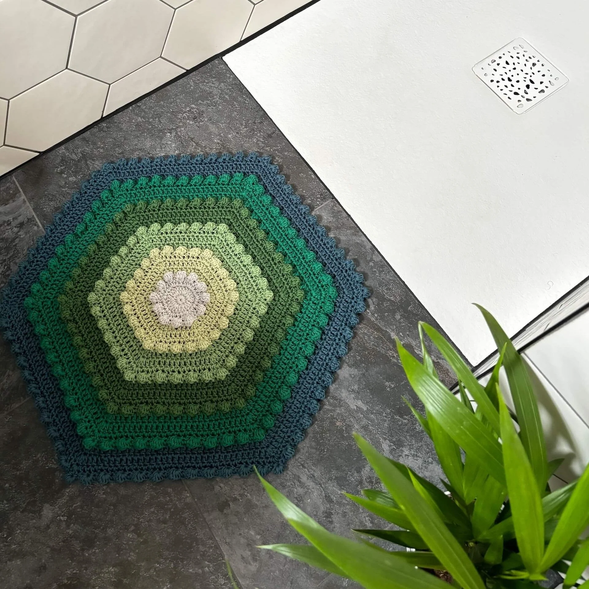 Jungle Hex - Bathroom Collection - Image 5