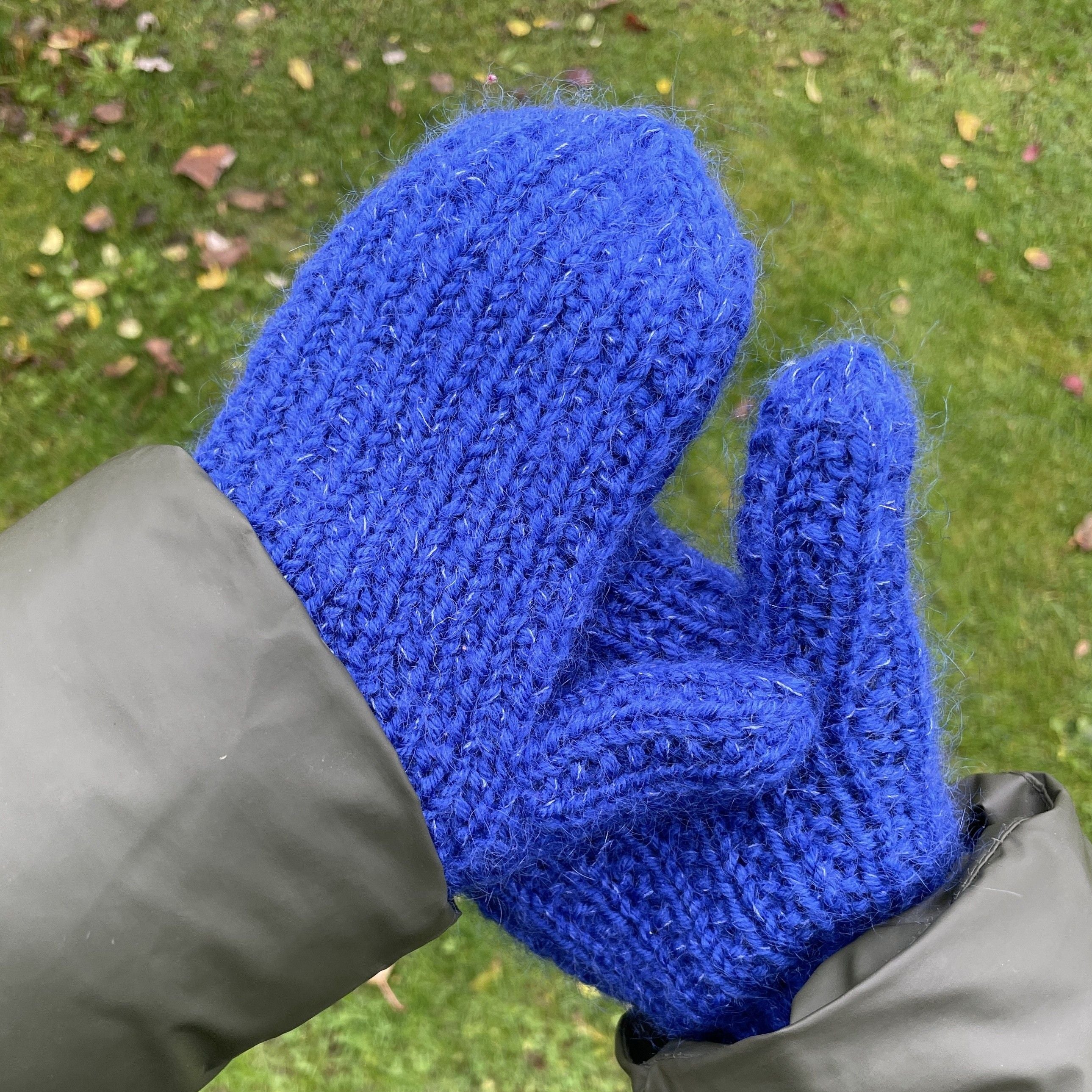 Easy Rib Mittens - Image 3