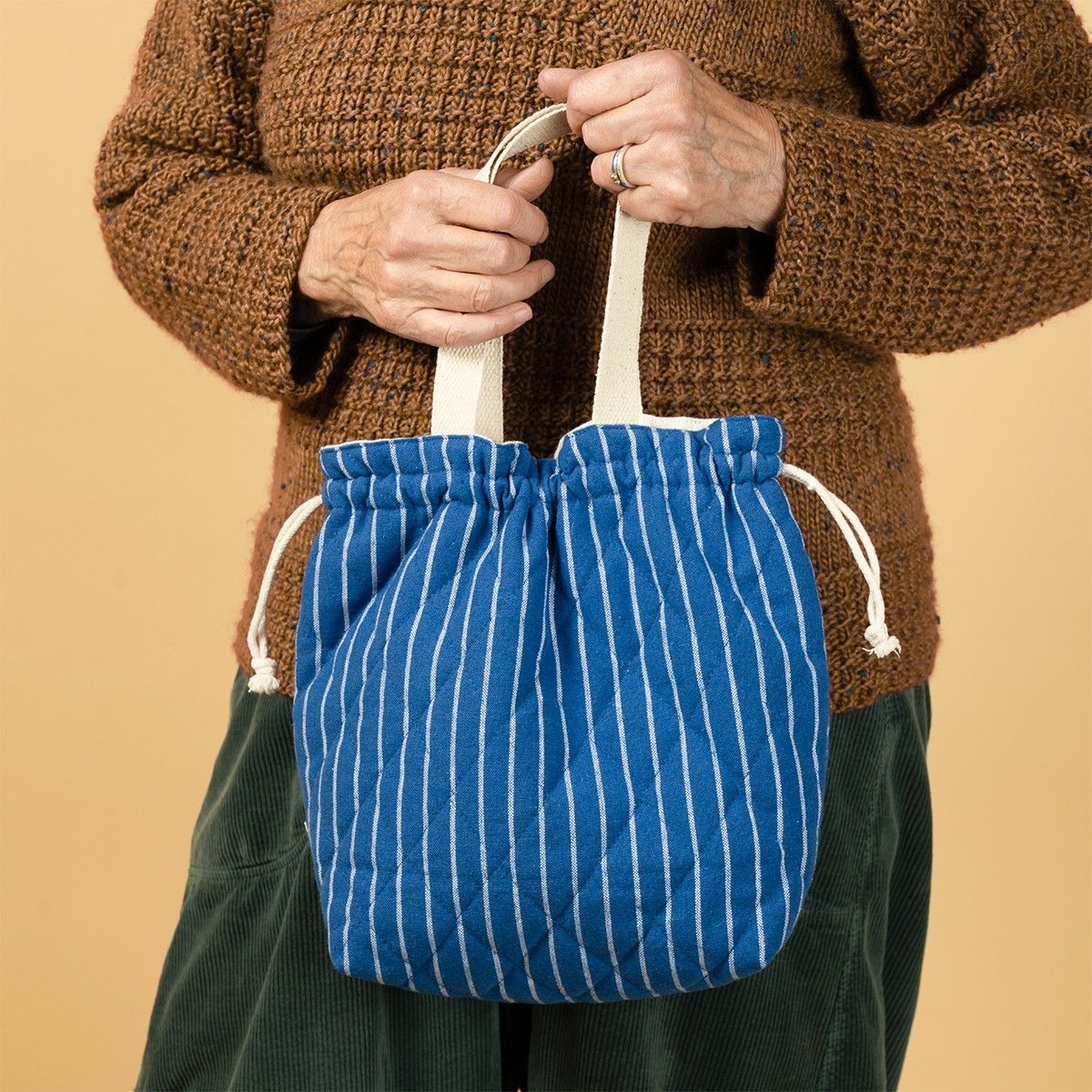 Quilted Project Bag w. Drawstring - Image 5