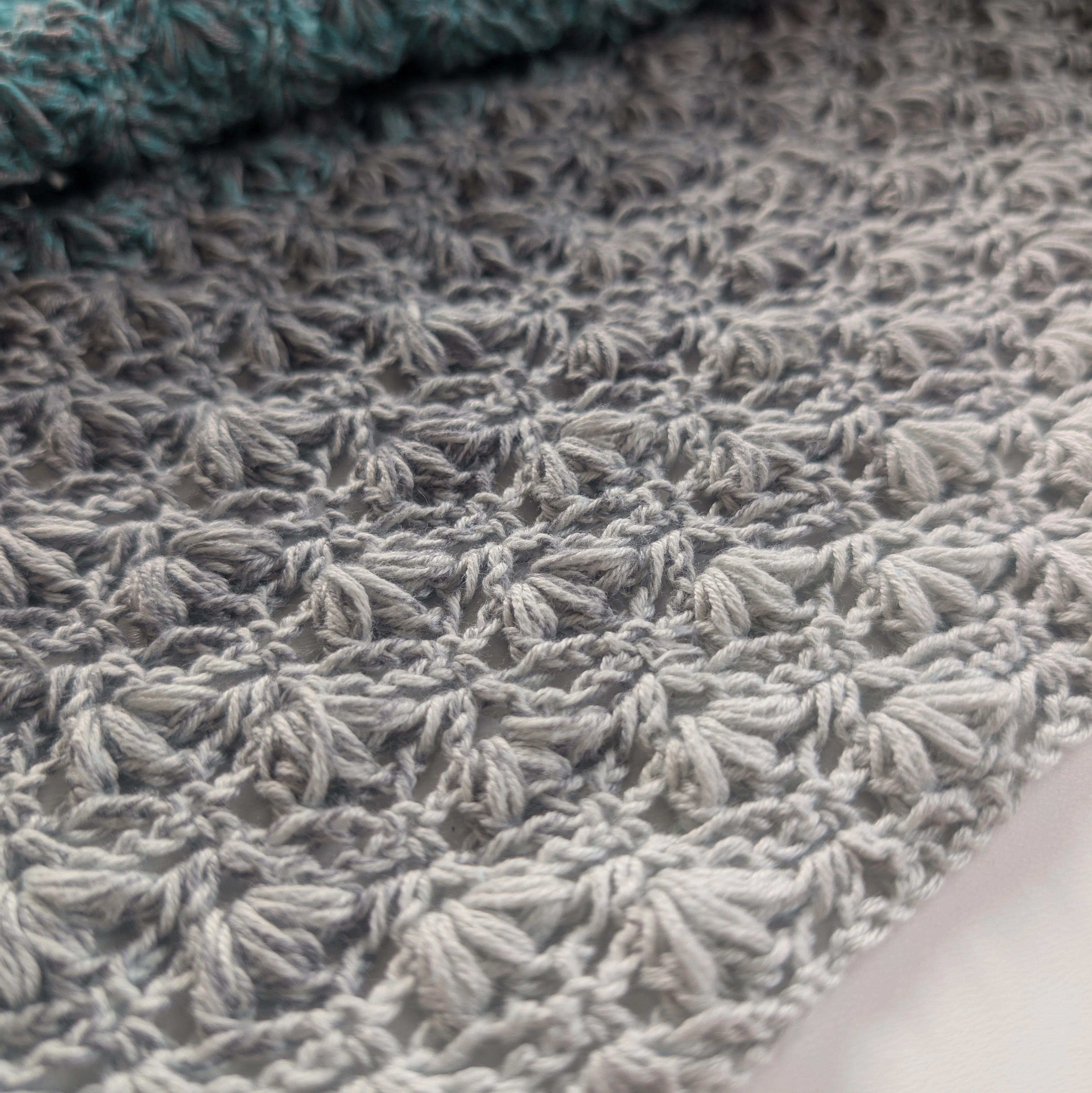 Puff Elegance - Shawl - Image 5