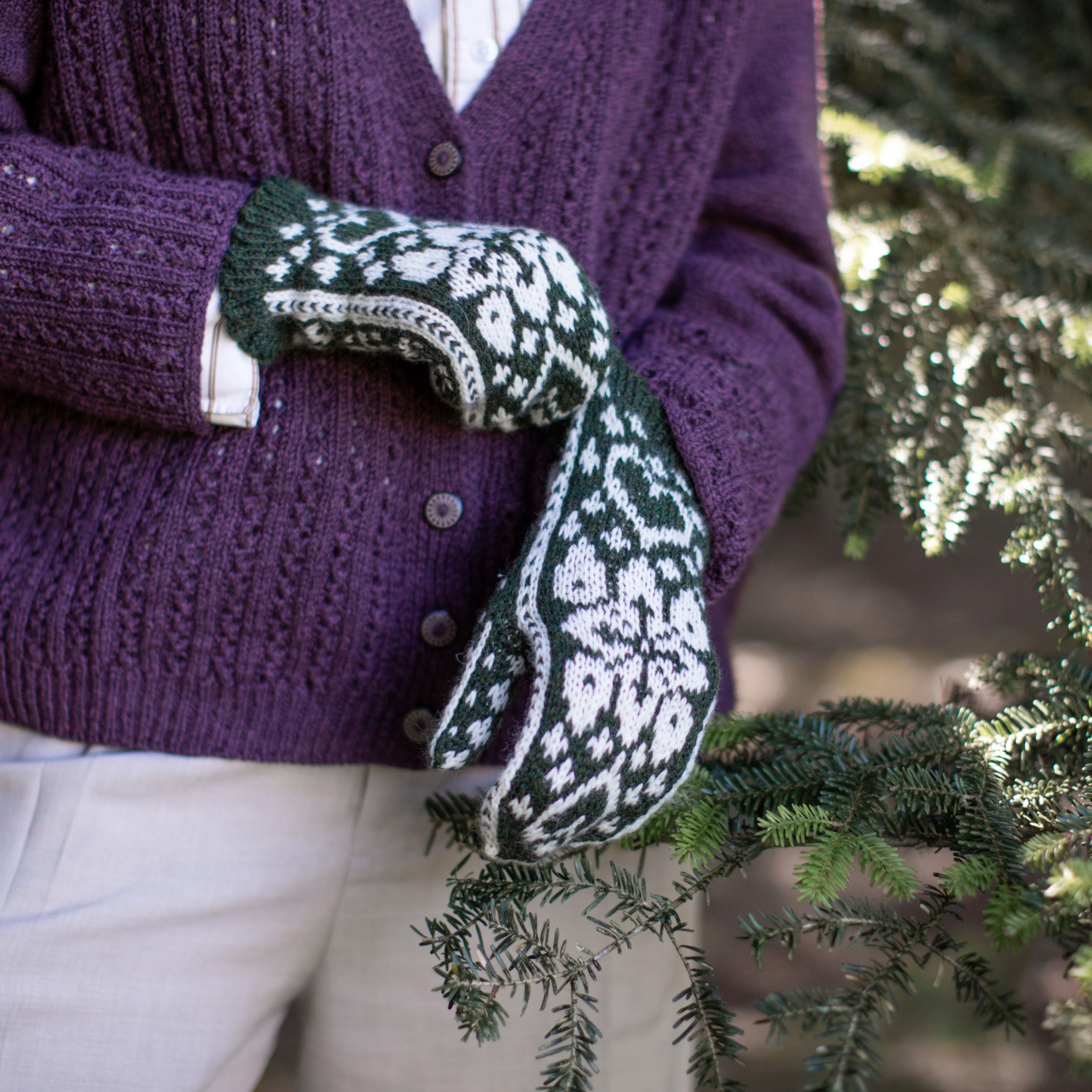 Powder Flower - Mittens - Image 6